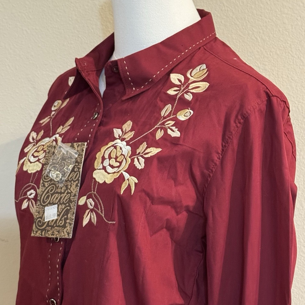 Rodeo Carte Womens Western Shirt M NWT Embroidered Roses Pearl Snap Burgundy - Picture 2 of 11